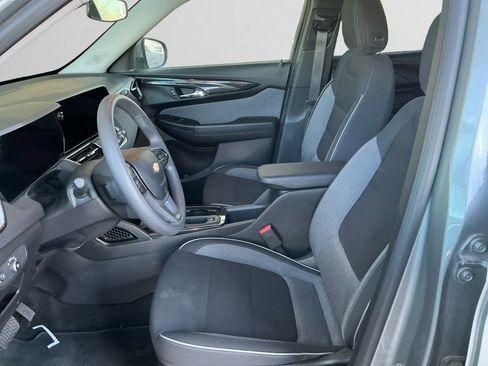 Used 2025 Chevrolet TrailBlazer LT image 9