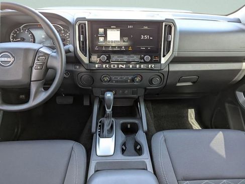 Used 2025 Nissan Frontier SV RWD image 16