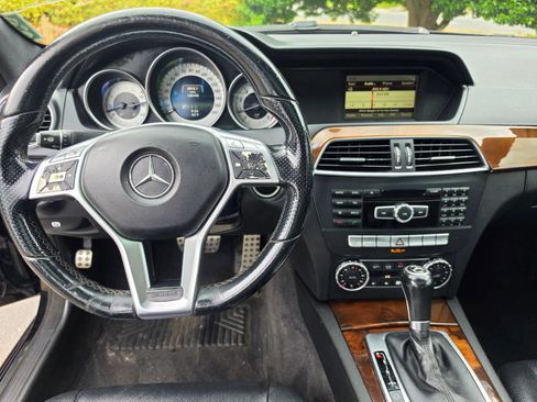 Used 2014 Mercedes-Benz C 250 Sedan image 19