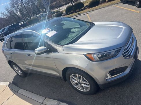 Certified 2022 Ford Edge SEL w/ Convenience Package AWD/4WD image 9