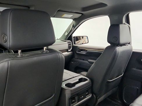 Used 2024 Chevrolet Silverado 1500 LT Trail Boss w/ Convenience Package II AWD/4WD image 24