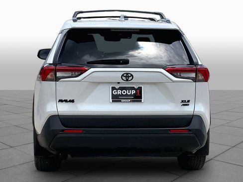 Used 2025 Toyota RAV4 XLE Premium AWD/4WD image 5
