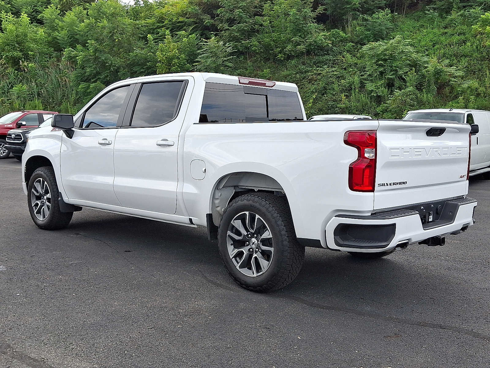 Used 2025 Chevrolet Silverado 1500 RST w/ Convenience Package II AWD/4WD image 4