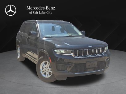 Used 2022 Jeep Grand Cherokee Laredo w/ Luxury Tech Group I