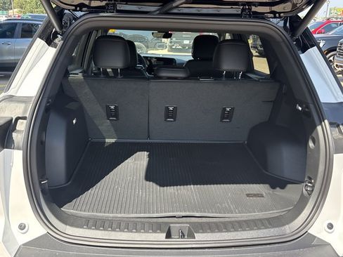 New 2027 Chevrolet Equinox LT w/ Convenience Package II FWD image 6