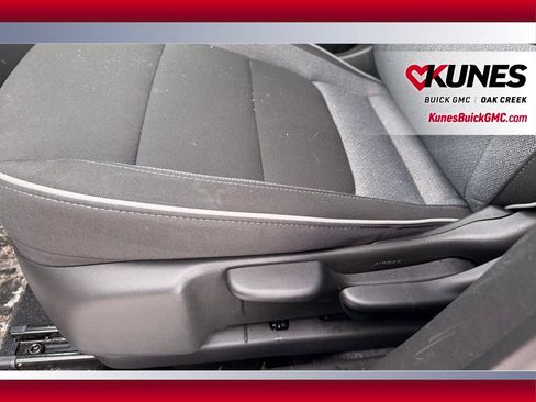 Used 2026 Chevrolet TrailBlazer LT w/ LT Cold Weather Package image 9