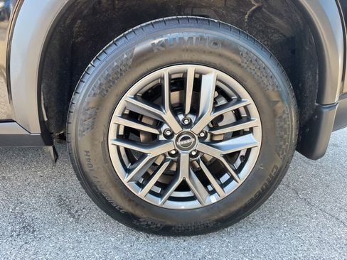 Used 2023 Nissan Rogue S image 51