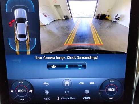 Used 2025 Mercedes-Benz C 300 4MATIC Sedan image 26