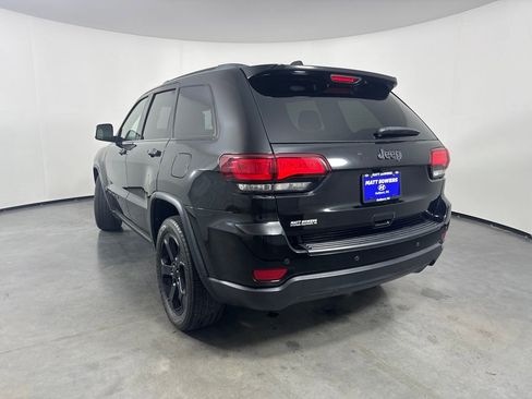 Used 2021 Jeep Grand Cherokee Freedom Edition image 2