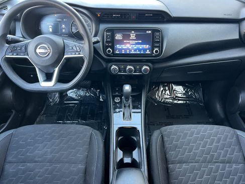 Used 2023 Nissan Kicks SV FWD image 4