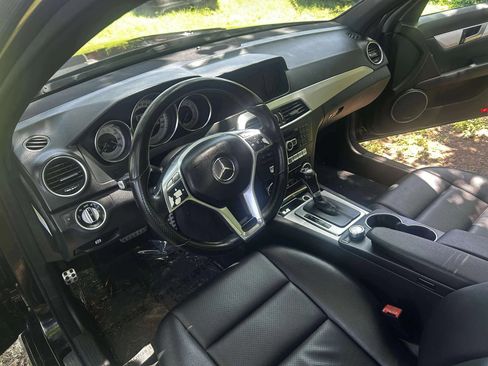 Used 2013 Mercedes-Benz C 250 Sedan image 27