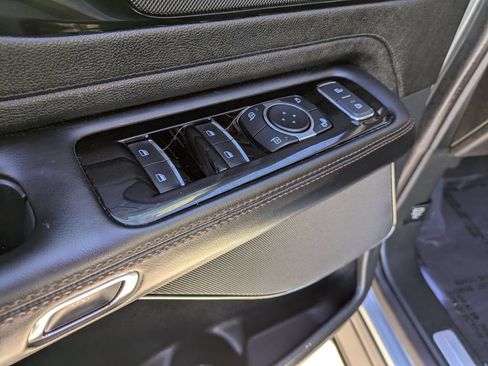 Used 2024 Lincoln Aviator Reserve AWD/4WD image 13
