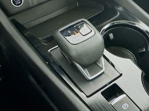 Used 2021 Nissan Rogue SV w/ Premium Package image 17