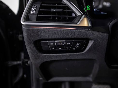 Used 2022 BMW 330i Sedan w/ Driving Assistance Package image 44