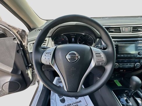 Used 2014 Nissan Rogue SV FWD image 11