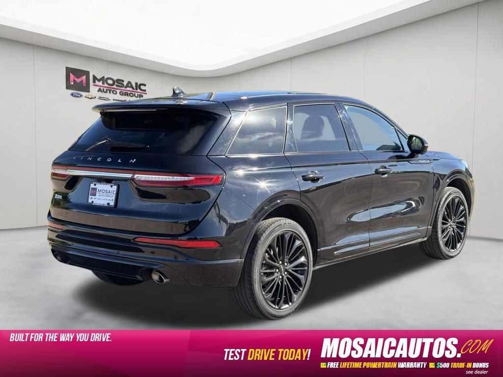 Used 2023 Lincoln Corsair AWD w/ Equipment Group 101A image 7