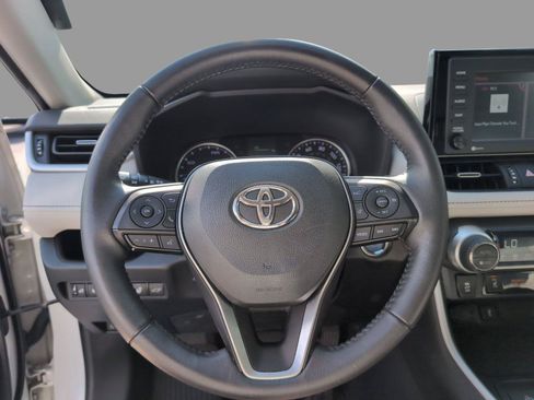Used 2022 Toyota RAV4 XLE Premium AWD/4WD image 29