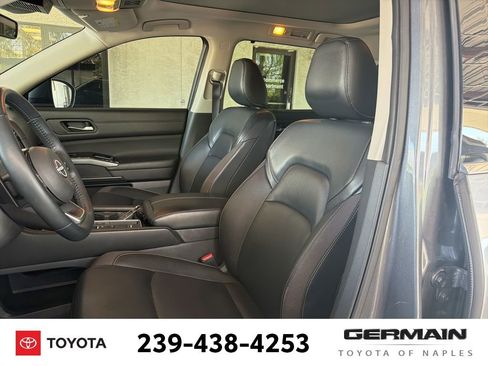 Used 2023 Nissan Pathfinder SL w/ SL Premium Package FWD image 14