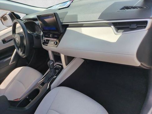 Certified 2025 Toyota Corolla Cross LE FWD image 21