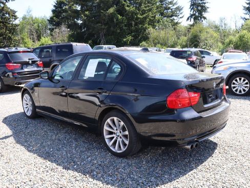 Used 2011 BMW 328i xDrive Sedan AWD/4WD image 4