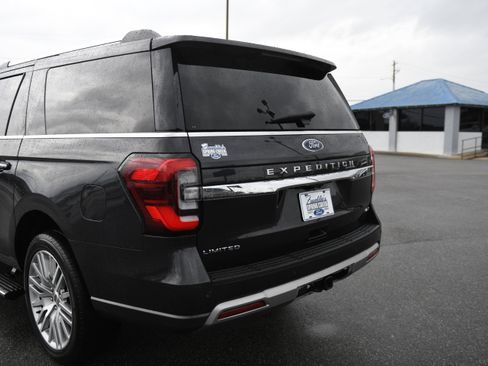 Used 2024 Ford Expedition Max Limited image 11