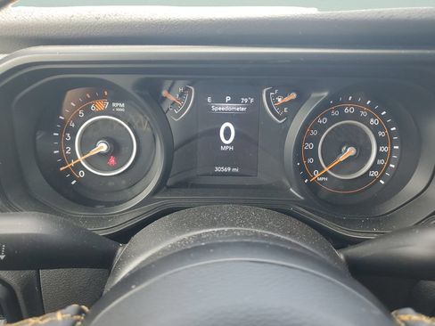 Used 2025 Jeep Wrangler Sport AWD/4WD image 22