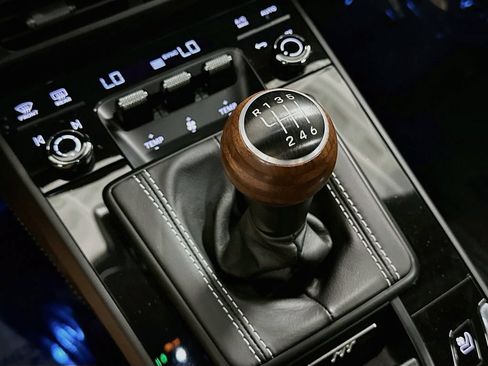 Certified 2025 Porsche 911 Carrera T RWD image 18