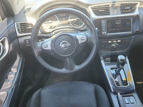 Used 2019 Nissan Sentra SR FWD image 10