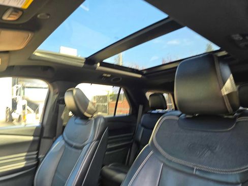 Used 2020 Ford Explorer ST w/ ST Street Pack AWD/4WD image 23