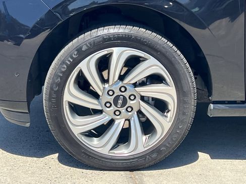 Used 2023 Lincoln Navigator Reserve image 27