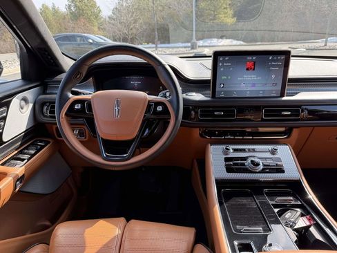 Used 2023 Lincoln Aviator Black Label w/ Dynamic Handling Package image 8