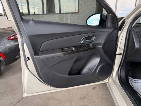 Used 2014 Chevrolet Cruze LT FWD image 16