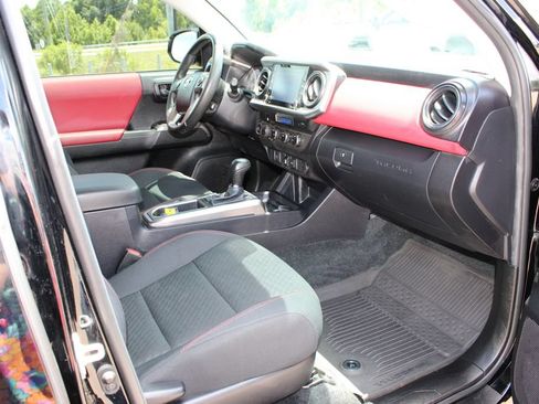 Used 2023 Toyota Tacoma SR5 AWD/4WD image 6