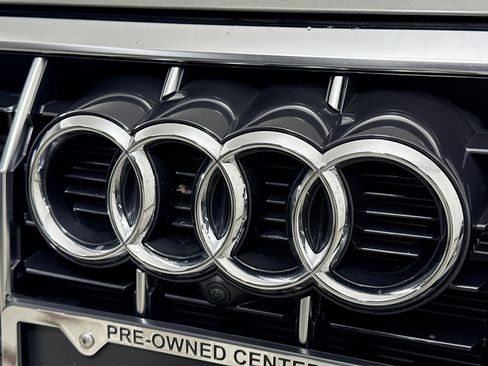 Certified 2025 Audi Q3 2.0T Premium Plus w/ Premium Plus Package image 30