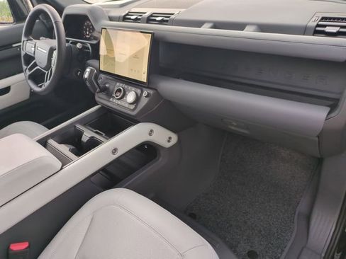New 2026 Land Rover Defender 130 X-Dynamic SE AWD/4WD image 19