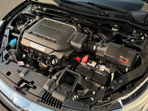 Used 2016 Honda Accord Touring image 32