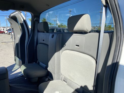 Used 2019 Nissan Frontier S image 17