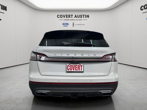 Used 2022 Lincoln Nautilus Reserve w/ Equipment Group 201A image 4