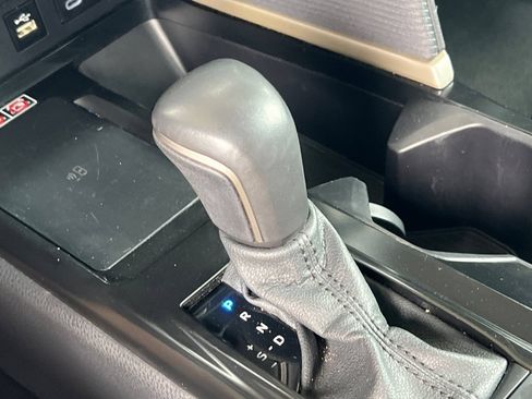 Used 2025 Toyota Camry SE FWD image 20