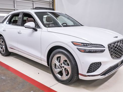 Certified 2026 Genesis GV70 2.5T Advanced AWD/4WD image 5