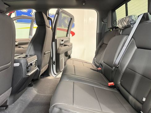 New 2026 GMC Sierra 2500 SLT w/ SLT Premium Package AWD/4WD image 13