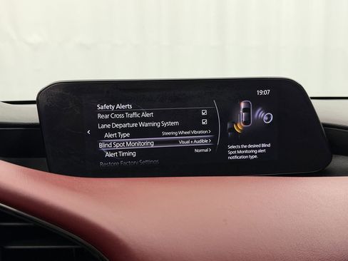 Used 2019 MAZDA MAZDA3 Hatchback w/ Premium Package FWD image 22