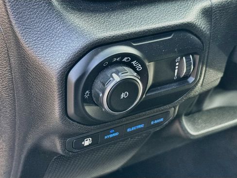 Used 2023 Jeep Wrangler Unlimited w/ Sun & Screen Package AWD/4WD image 11