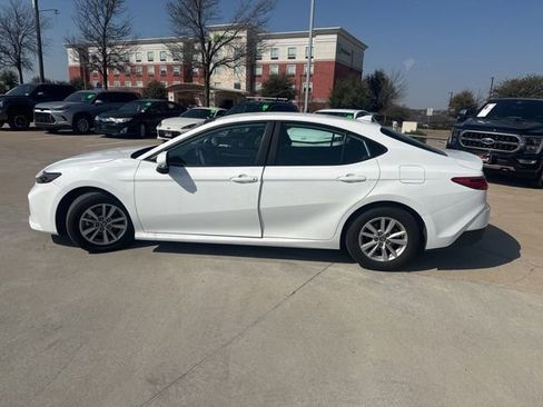 Used 2025 Toyota Camry LE image 6