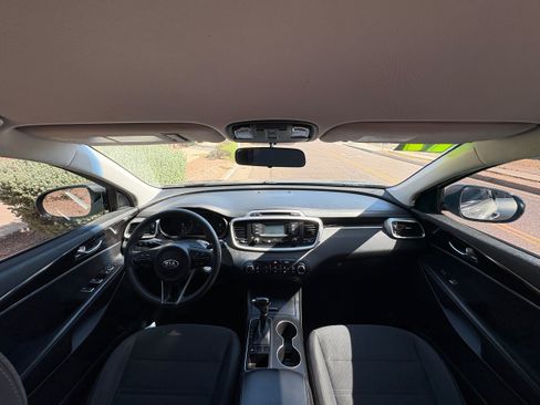 Used 2017 Kia Sorento FWD image 13