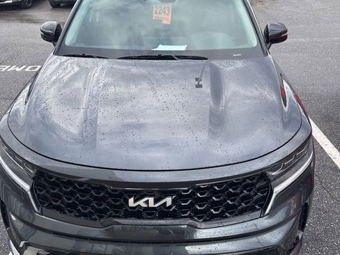 Used 2023 Kia Sorento SX image 2