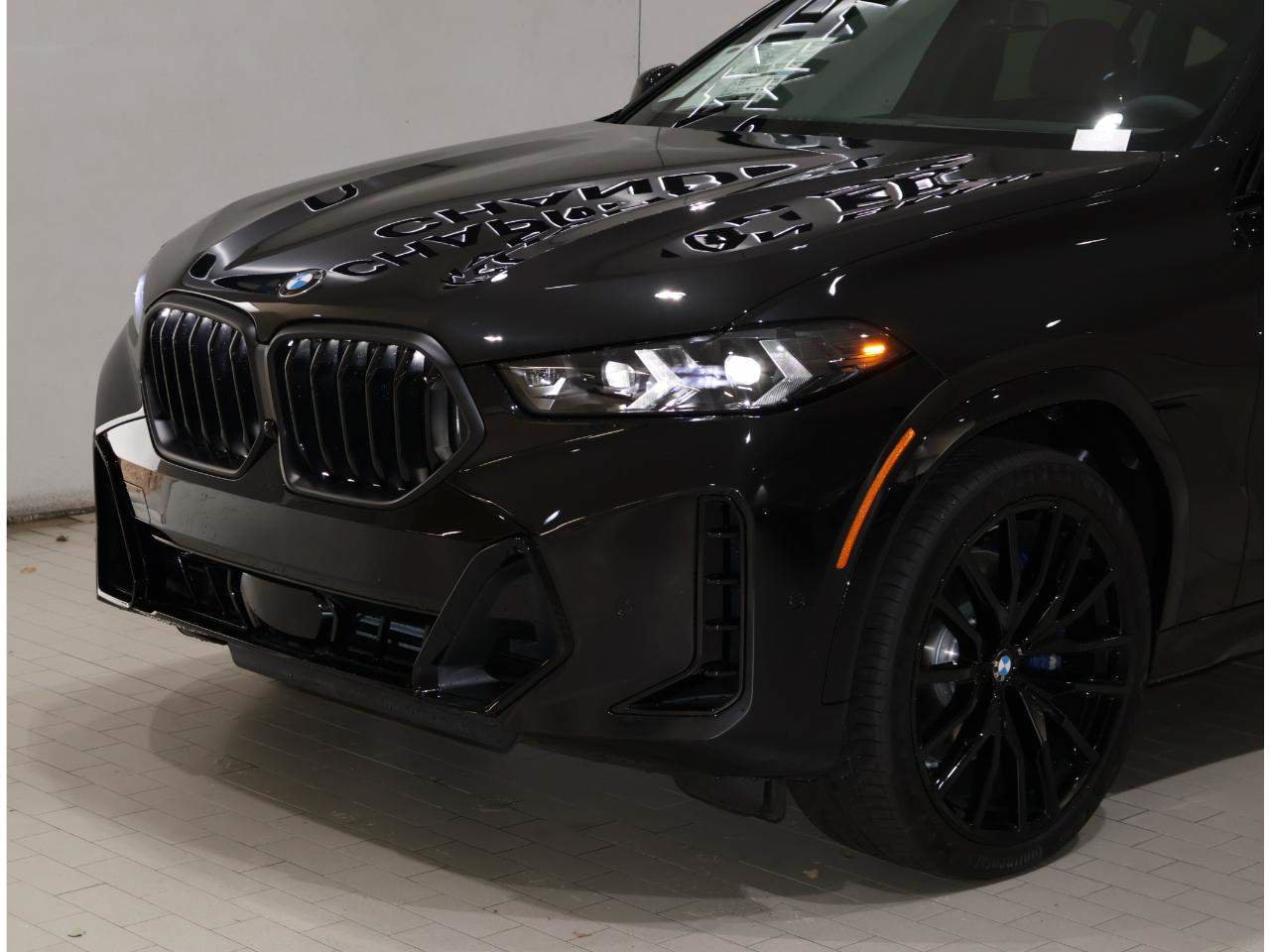 New 2027 BMW X6 xDrive40i w/ Climate Comfort Package AWD/4WD image 2