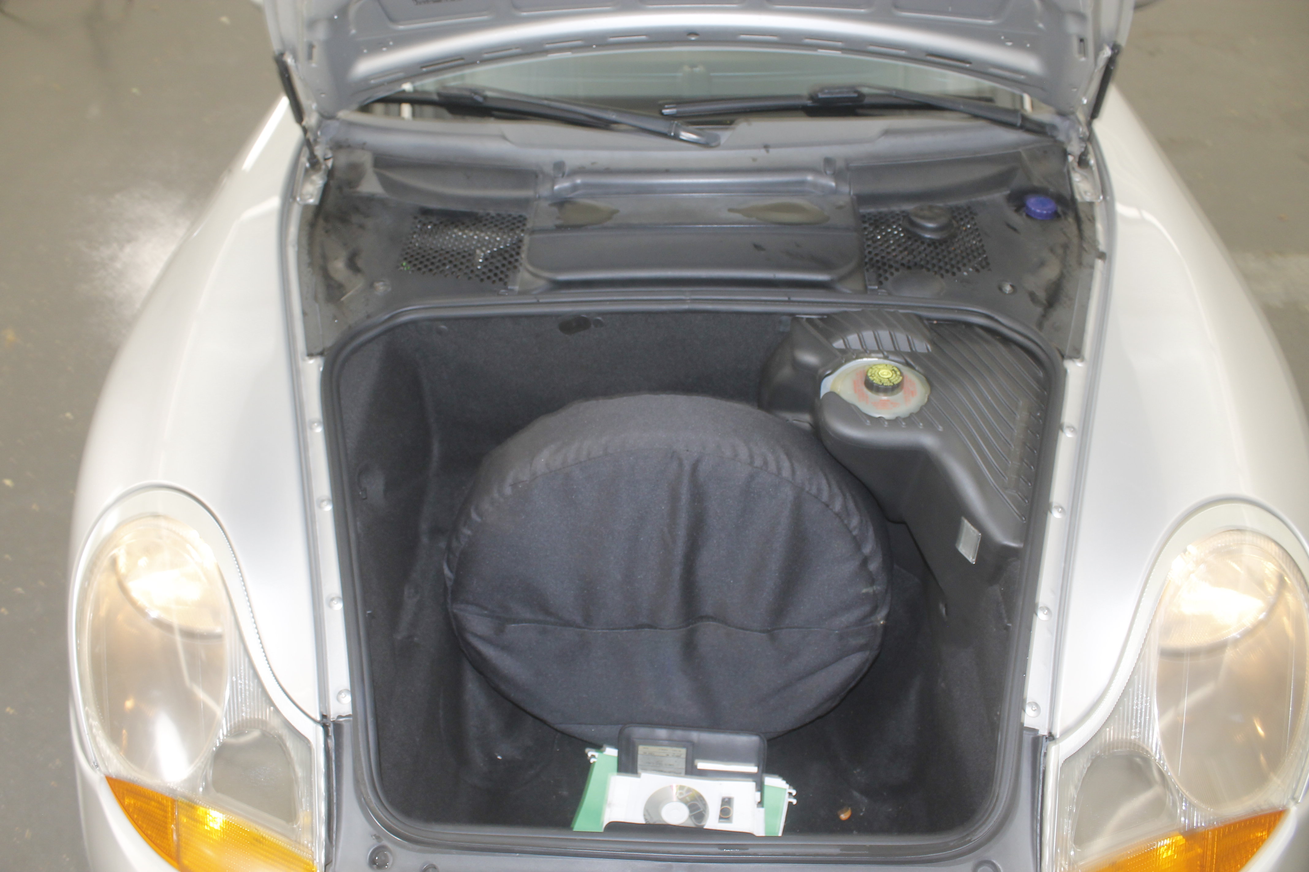 Used 2002 Porsche Boxster RWD image 9