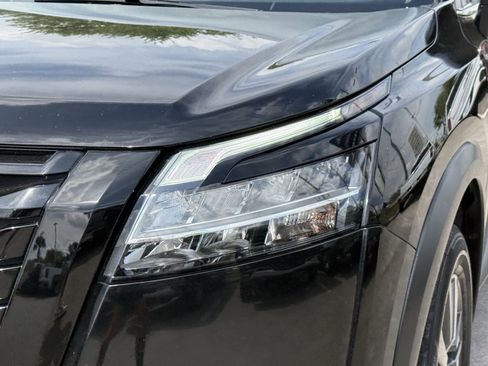 Used 2022 Nissan Pathfinder S FWD image 11