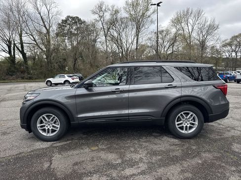 New 2026 Ford Explorer Active w/ Active Comfort Package RWD image 4